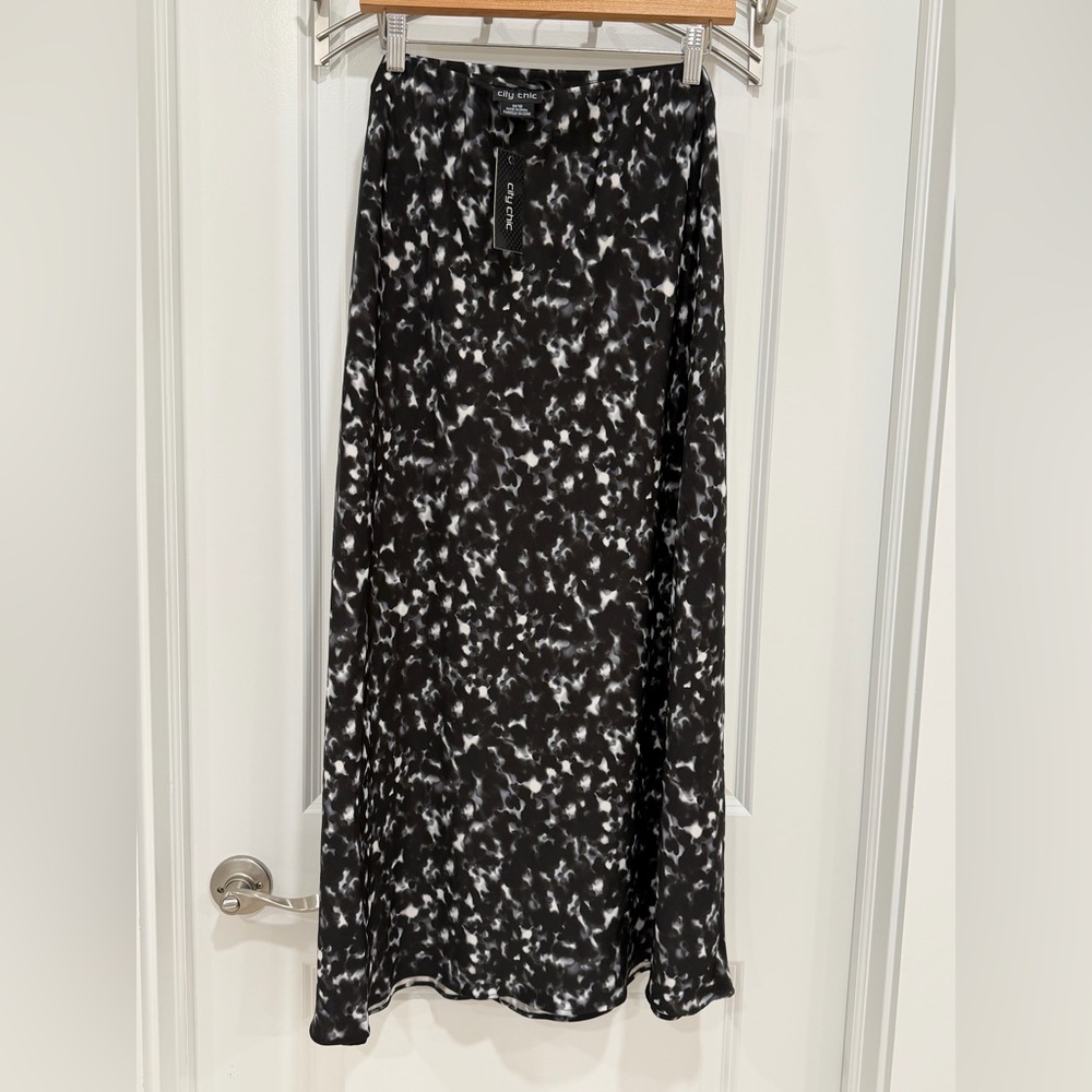 City Chic Monochrome Long Maxi Skirt, Size 18